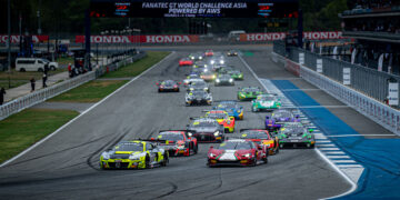 GT WORLD กระหึ่ม!! วิลเคนฮอค อดีตนักแข่งเอฟวันซิ่งระห่ำคว้าชัยเรซแรก