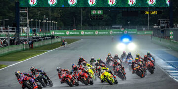 ThaiGP ยิ่งใหญ่ “บันยาญ่า” ฝ่าฝนเข้าวินรุ่นใหญ่ ก้อง-สมเกียรติ ท็อป 4 โมโตทู แฟนเฮสนั่น