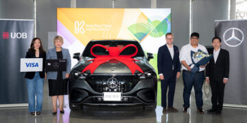 เมอร์เซเดส-เบนซ์ ร่วมกับ ยูโอบี มอบรถมูลค่ากว่า 5 ล้านบาท ฉลอง 5 ปี UOB Mercedes ต่อยอดความเอ็กซ์คลูซีฟบัตรเครดิตที่เป็นลูกค้าเมอร์เซเดส-เบนซ์