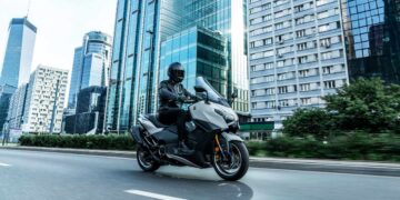 ส่องสเปกพรีเมียมสกูตเตอร์ NEW YAMAHA TMAX Tech MAX ลุ้นแค่ว่าเข้าไทยเมื่อไหร่??