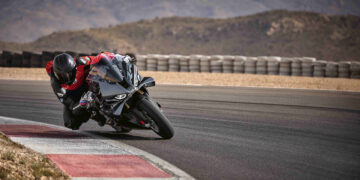 New BMW S 1000 RR ซูเปอร์ไบค์ตัวแรงรุ่นล่าสุด