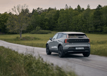 The New Volvo EX30 Cross Country