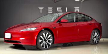 Model 3 RW Long Range อัปเดตฮาร์ดแวร์ใหม่ ปรับราคาใหม่เริ่มต้น 1,439,000 บาท