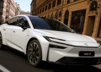 Toyota bZ7 ซีดานไฟฟ้าพรีเมียม ขายปังที่จีน แต่จะมาไทยไหม?